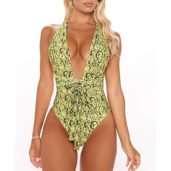 Plus Size Sexy One-Piece Bikini Swimsuit - Picture 8 of 12